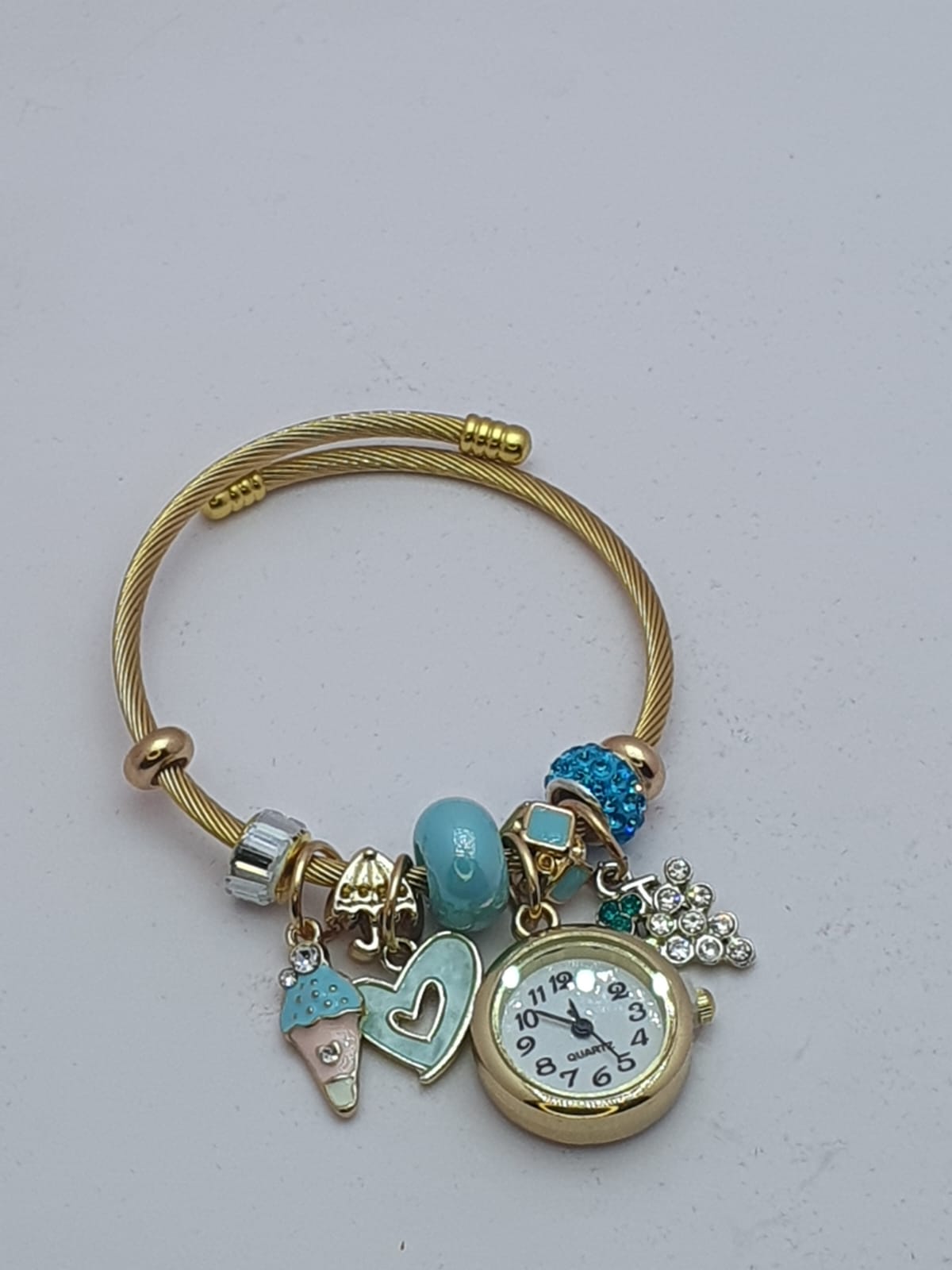 ⌚✨ Bracelet Watch – Style That Tells Time